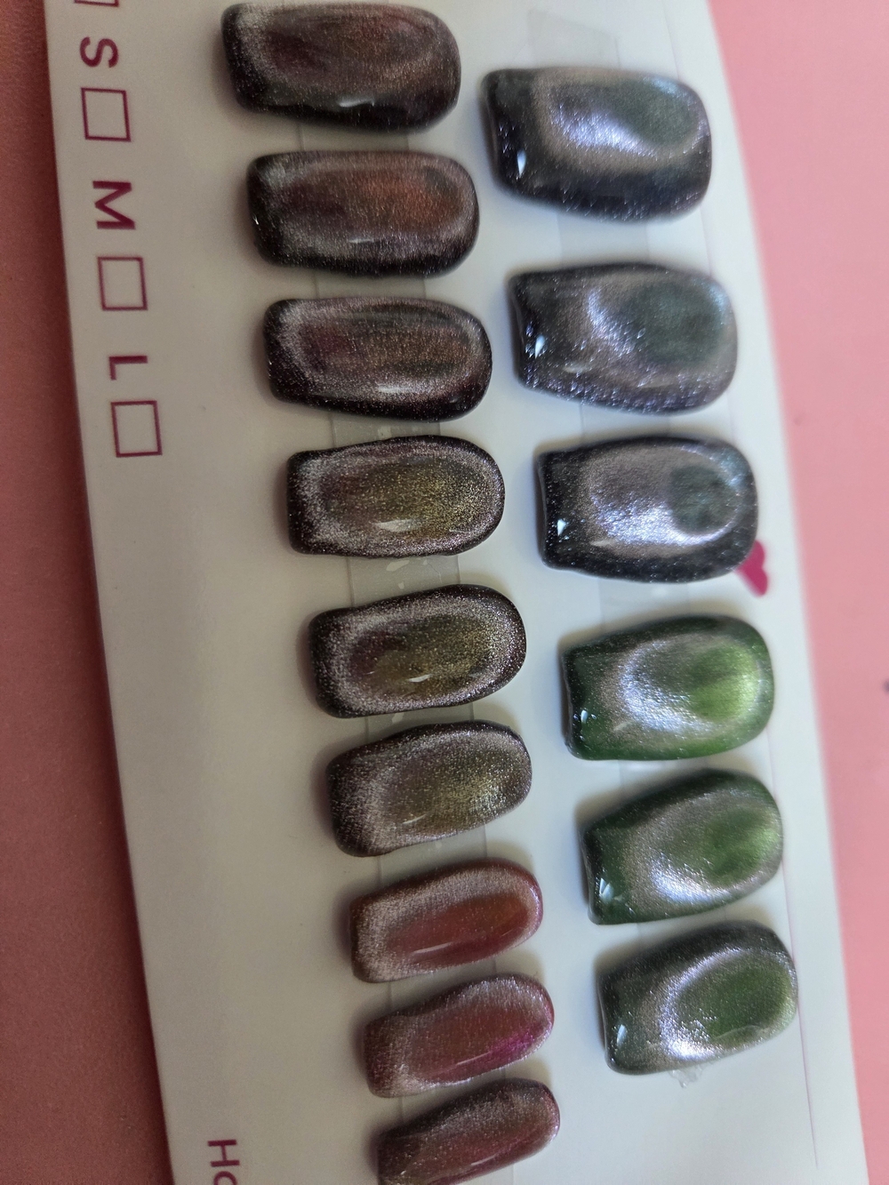 Magnetic Cat Eye 30 Press-On Nails Set - Shimmering Multicolor
